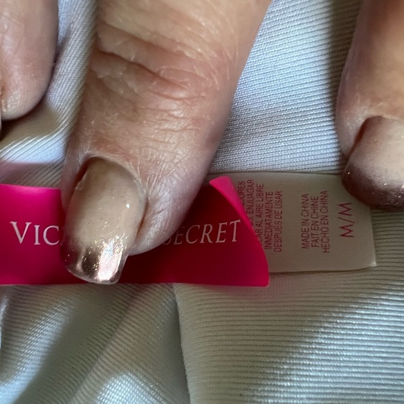 Bikinis by Victoria Secret -Three pack - Picture 8 of 9